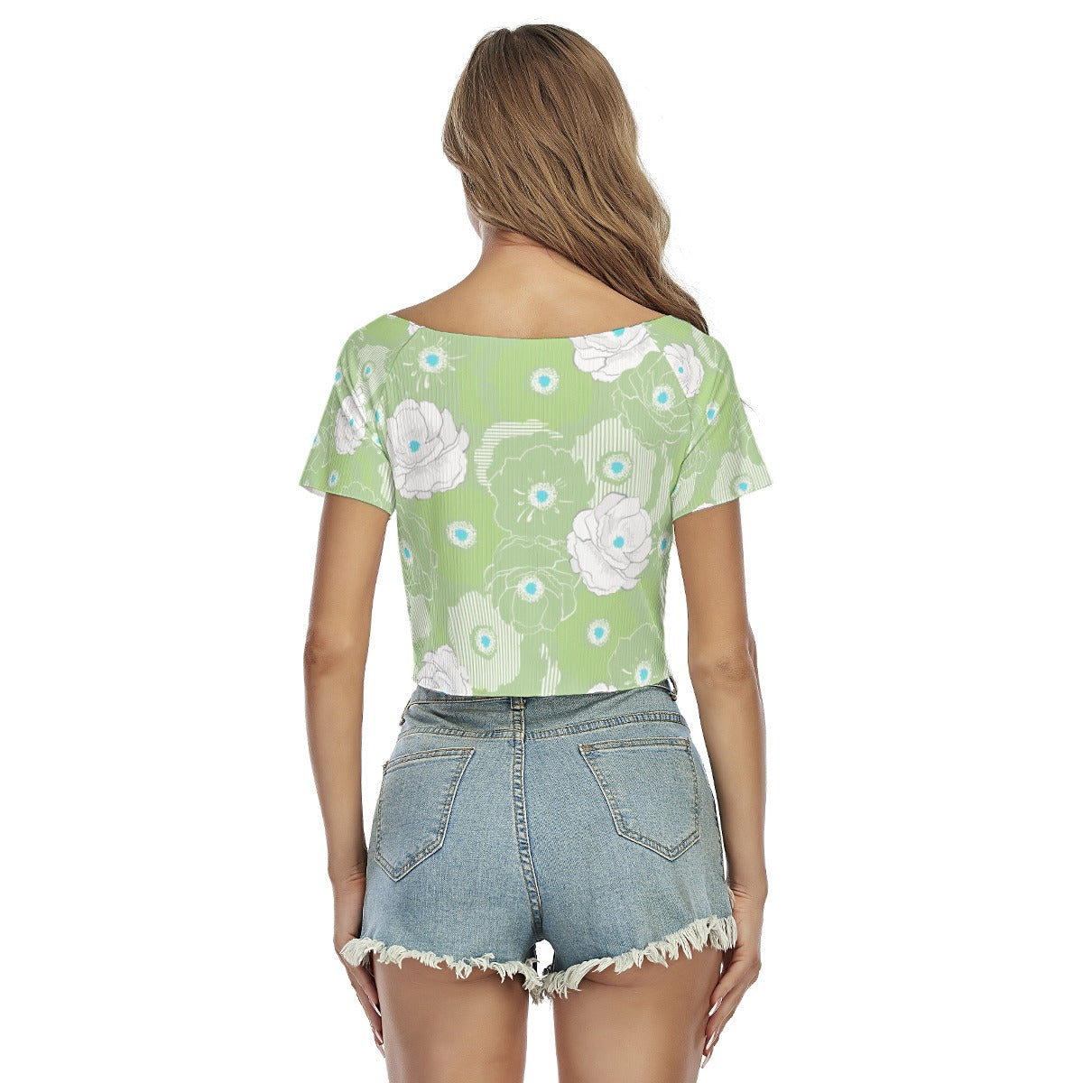 White Rose Print Raglan Crop Tee – All-Over Floral Elegance